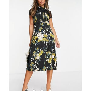 Liquorish Dress Size 4 Black‎ Floral A Line Lace Detail Midi